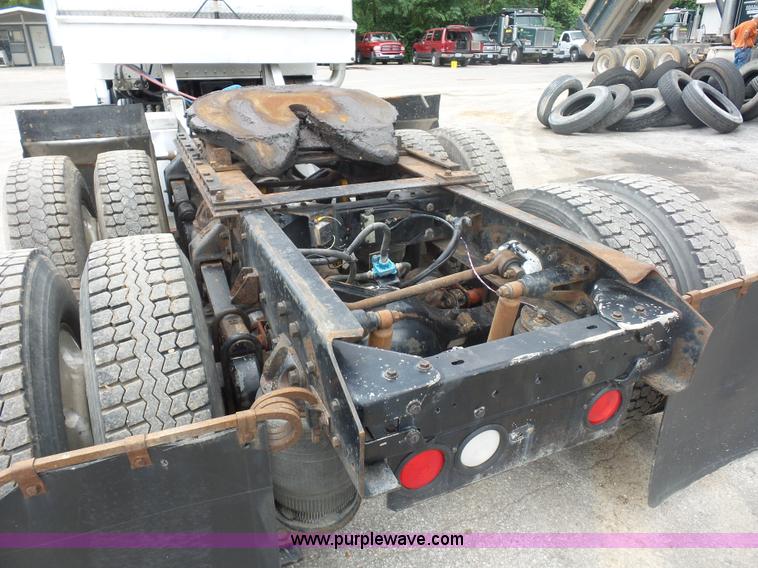 image for item BK9650 1990 Kenworth T800 semi truck