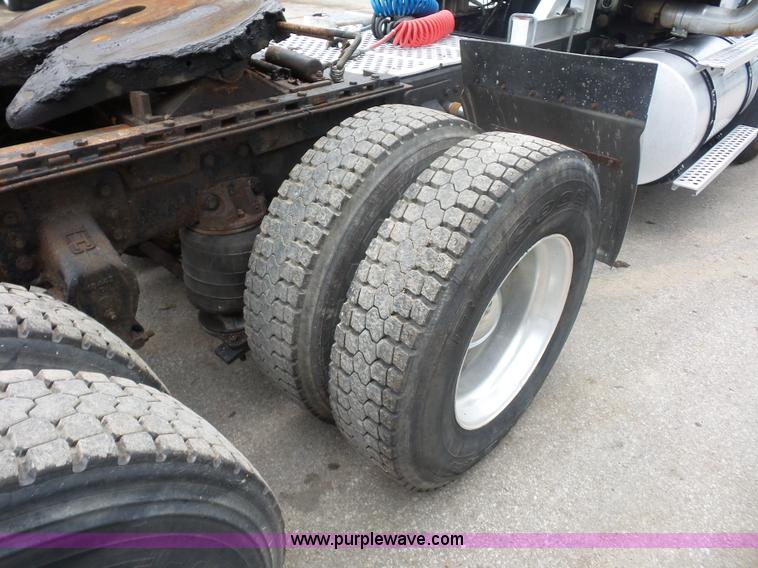 image for item BK9650 1990 Kenworth T800 semi truck