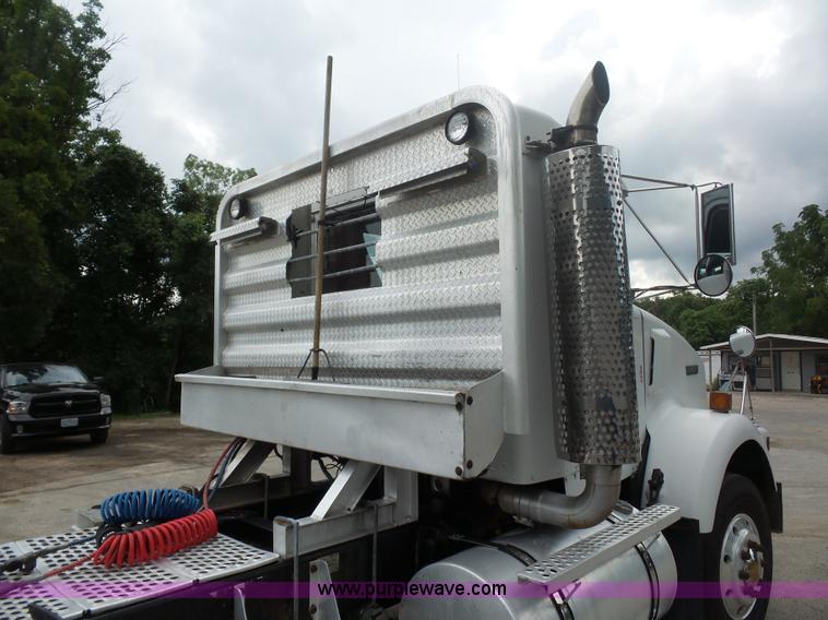 image for item BK9650 1990 Kenworth T800 semi truck