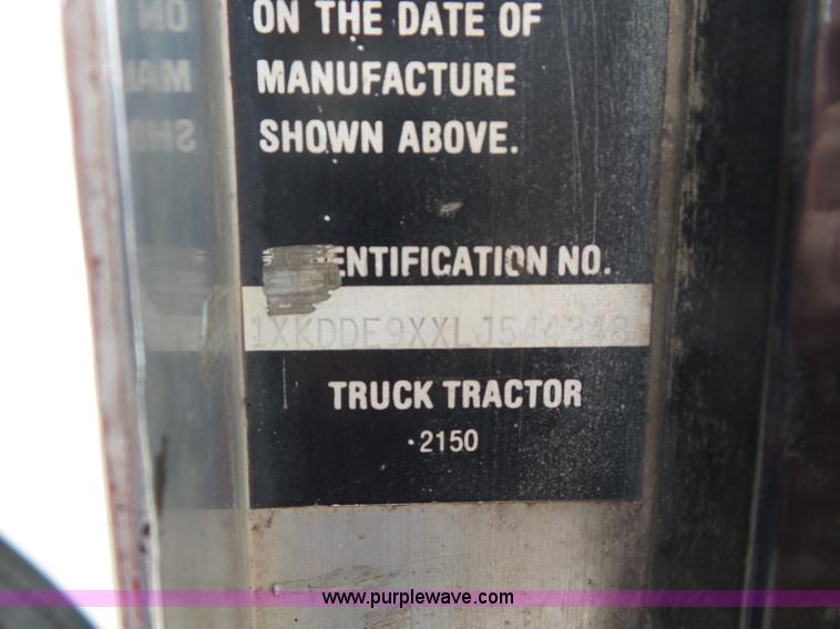 image for item BK9650 1990 Kenworth T800 semi truck