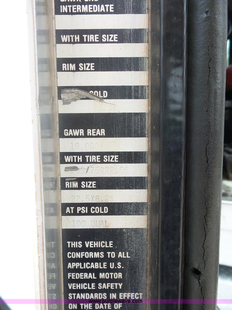 image for item BK9650 1990 Kenworth T800 semi truck