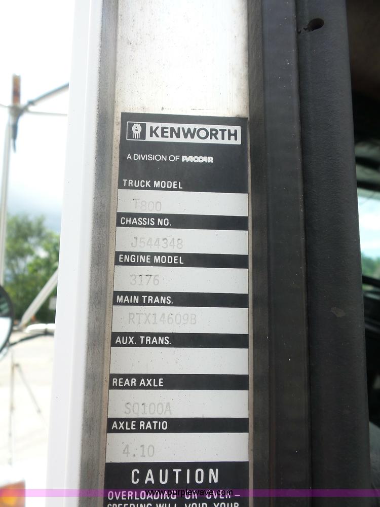 image for item BK9650 1990 Kenworth T800 semi truck