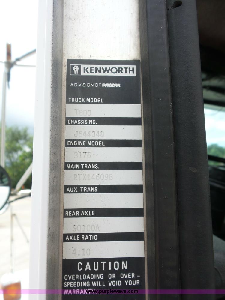 image for item BK9650 1990 Kenworth T800 semi truck