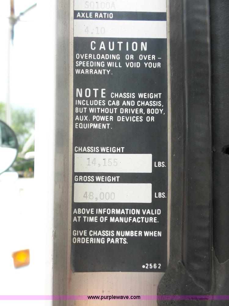 image for item BK9650 1990 Kenworth T800 semi truck