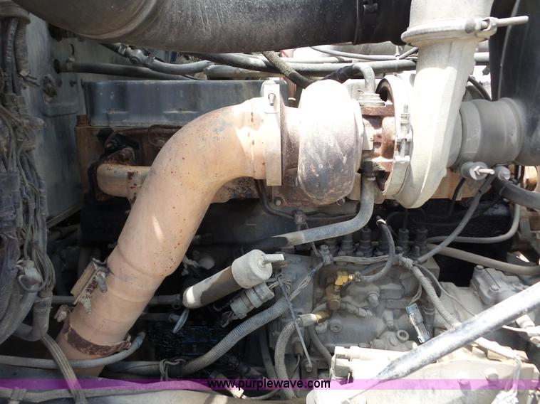 image for item BZ9698 1993 Mack RD688S semi truck