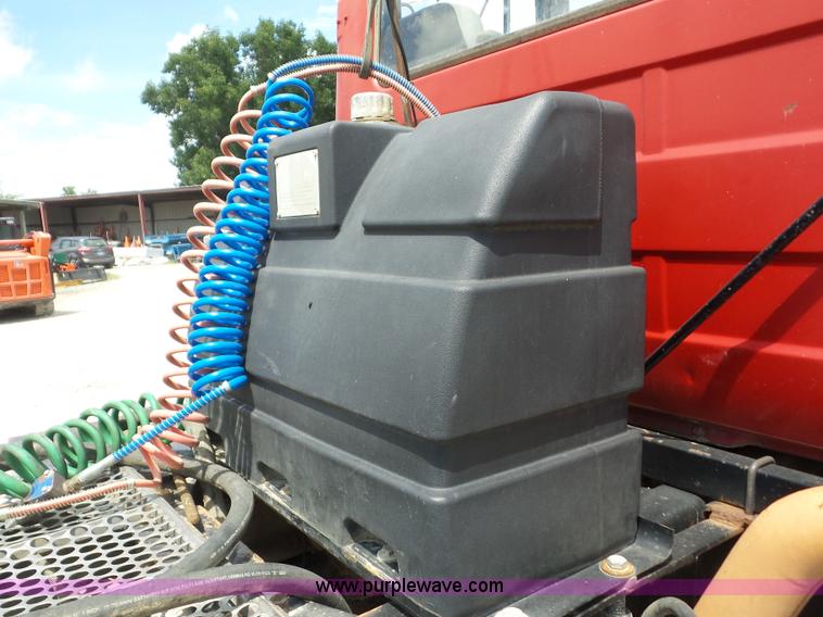 image for item BZ9698 1993 Mack RD688S semi truck