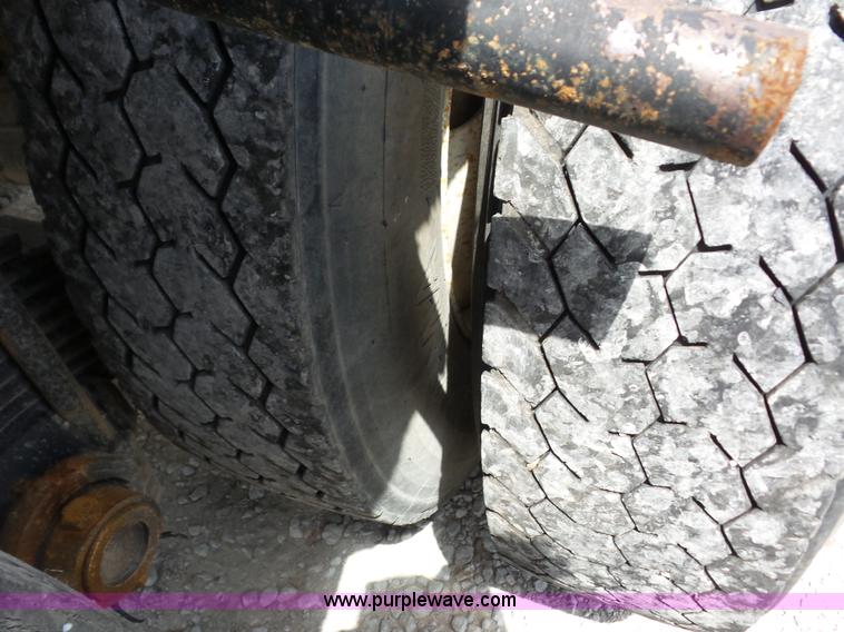 image for item BZ9698 1993 Mack RD688S semi truck