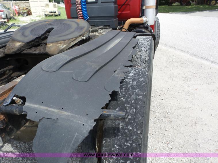 image for item BZ9698 1993 Mack RD688S semi truck