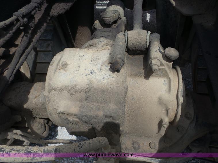 image for item BZ9698 1993 Mack RD688S semi truck