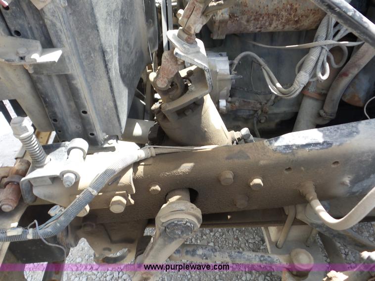 image for item BZ9698 1993 Mack RD688S semi truck