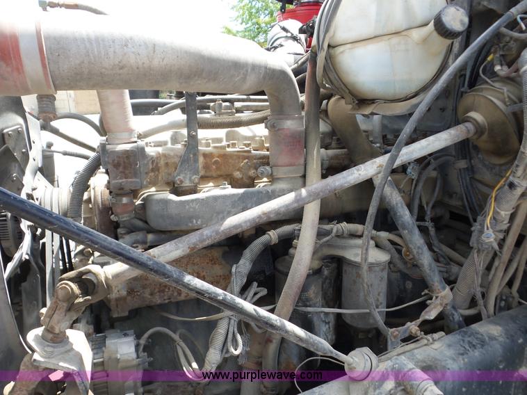 image for item BZ9698 1993 Mack RD688S semi truck