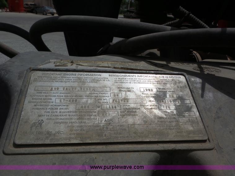 image for item BZ9698 1993 Mack RD688S semi truck