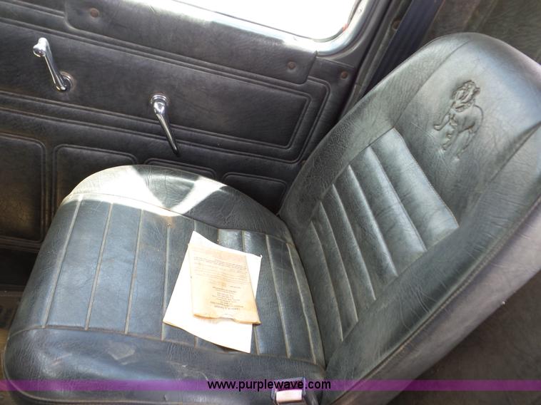 image for item BZ9698 1993 Mack RD688S semi truck