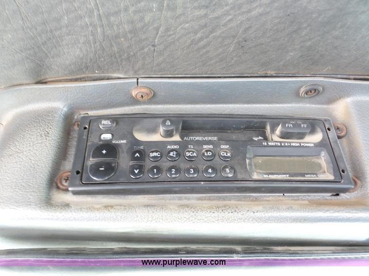 image for item BZ9698 1993 Mack RD688S semi truck