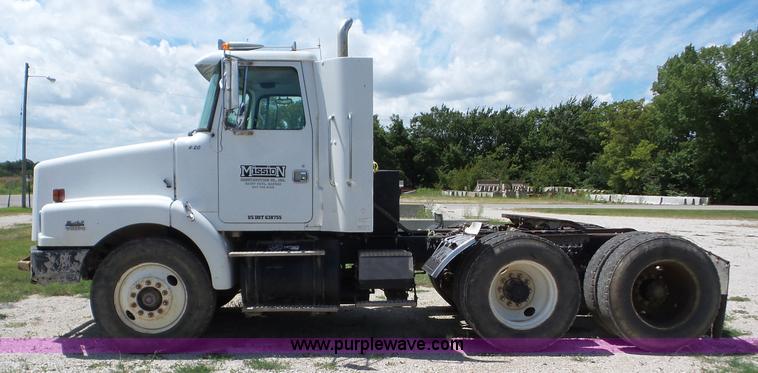 image for item BZ9699 1998 Volvo WG semi truck