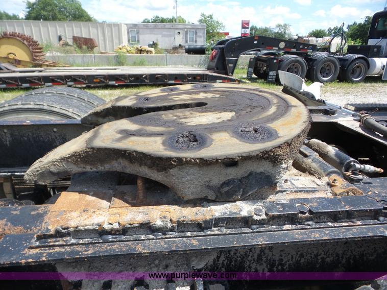 image for item BZ9699 1998 Volvo WG semi truck