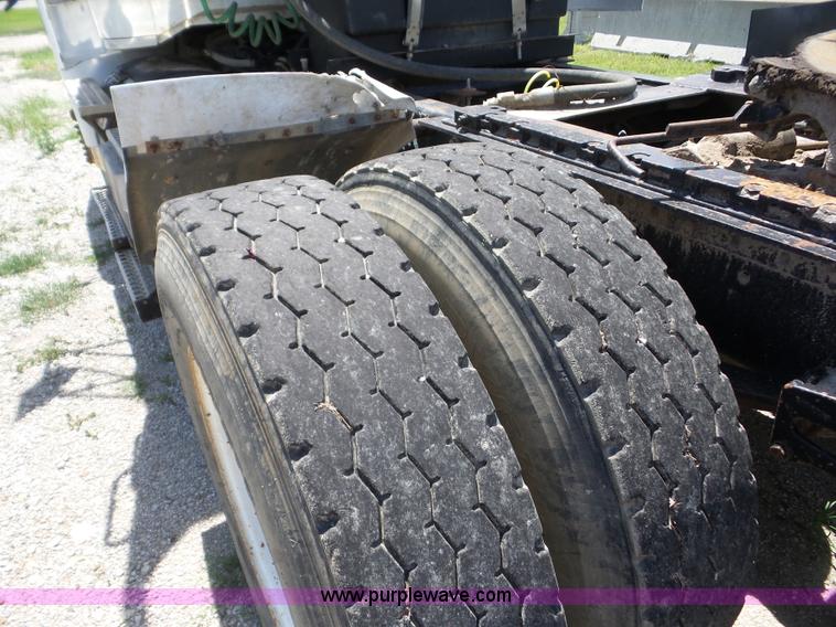 image for item BZ9699 1998 Volvo WG semi truck