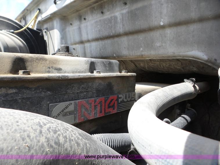 image for item BZ9699 1998 Volvo WG semi truck