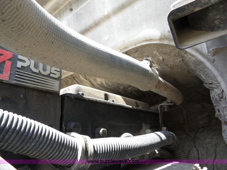 image for item BZ9699 1998 Volvo WG semi truck