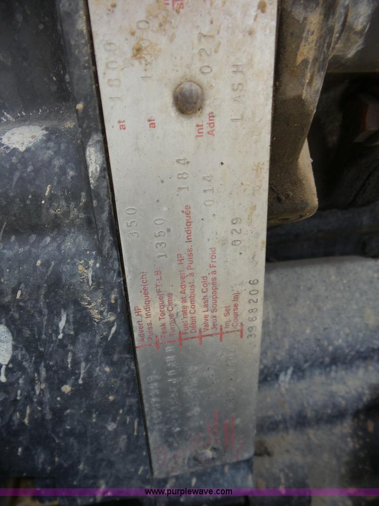 image for item BZ9699 1998 Volvo WG semi truck