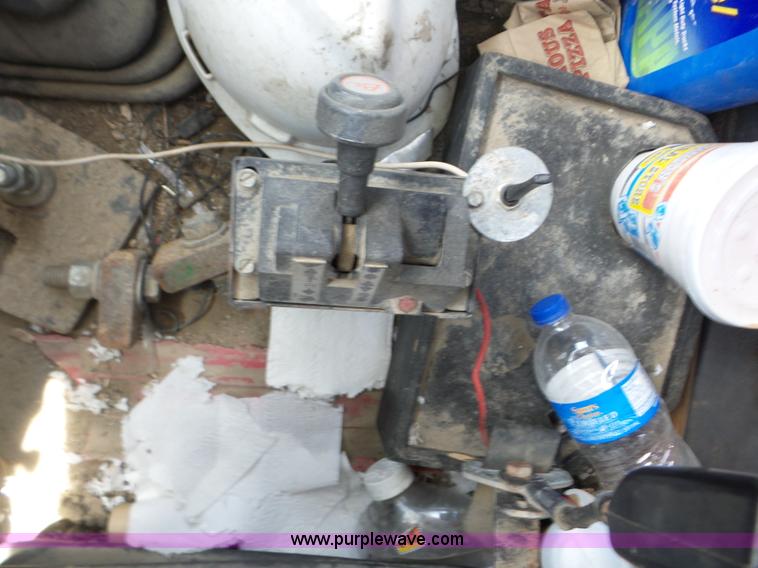 image for item BZ9699 1998 Volvo WG semi truck