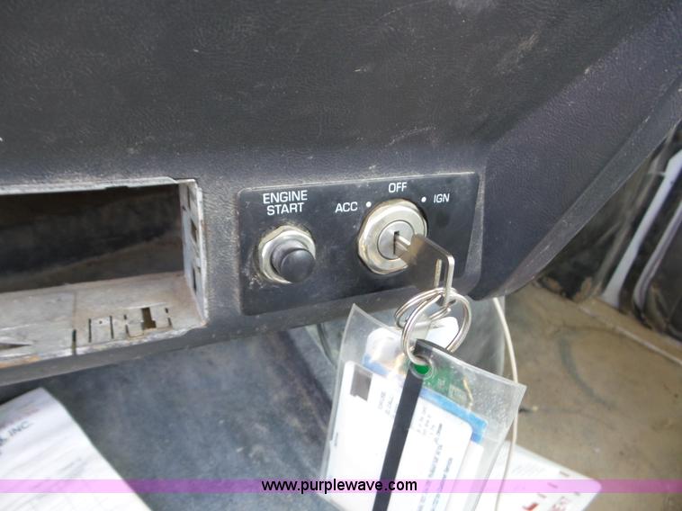 image for item BZ9699 1998 Volvo WG semi truck