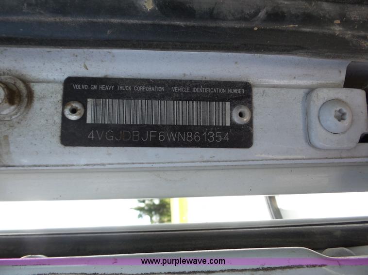 image for item BZ9699 1998 Volvo WG semi truck