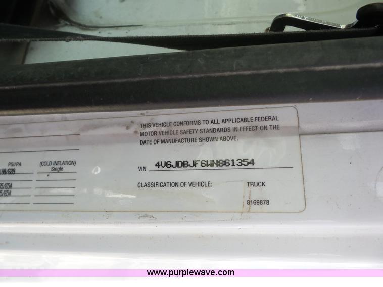 image for item BZ9699 1998 Volvo WG semi truck