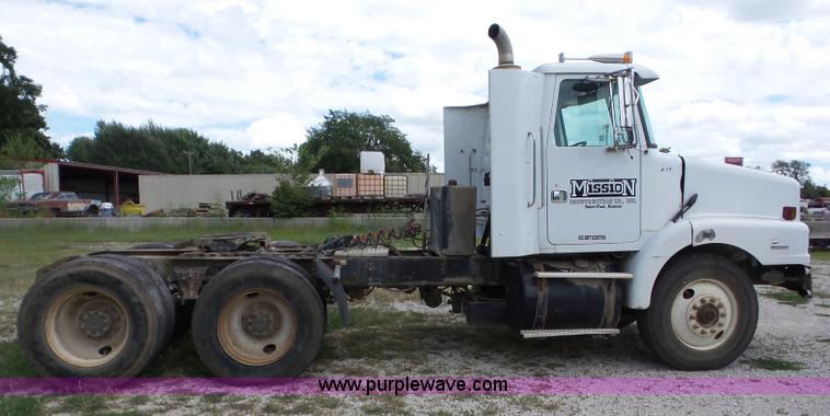 image for item BZ9700 1998 Volvo WG semi truck