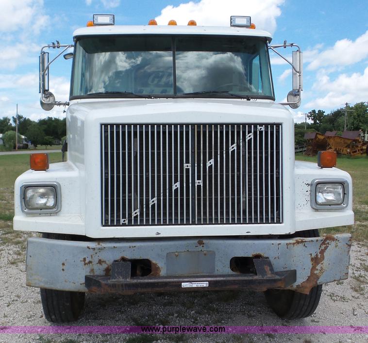 image for item BZ9700 1998 Volvo WG semi truck