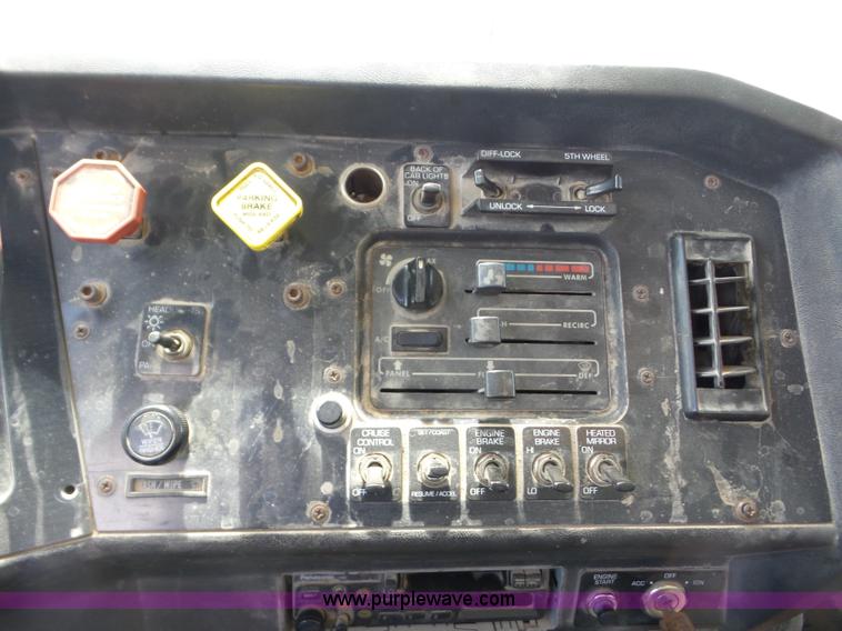 image for item BZ9700 1998 Volvo WG semi truck