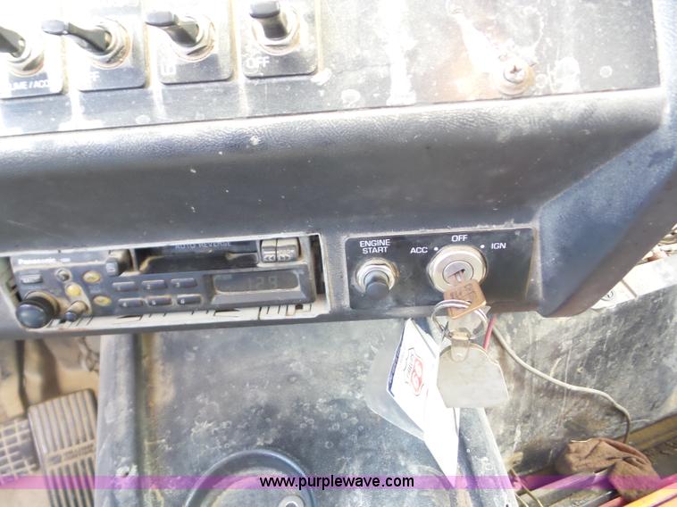 image for item BZ9700 1998 Volvo WG semi truck