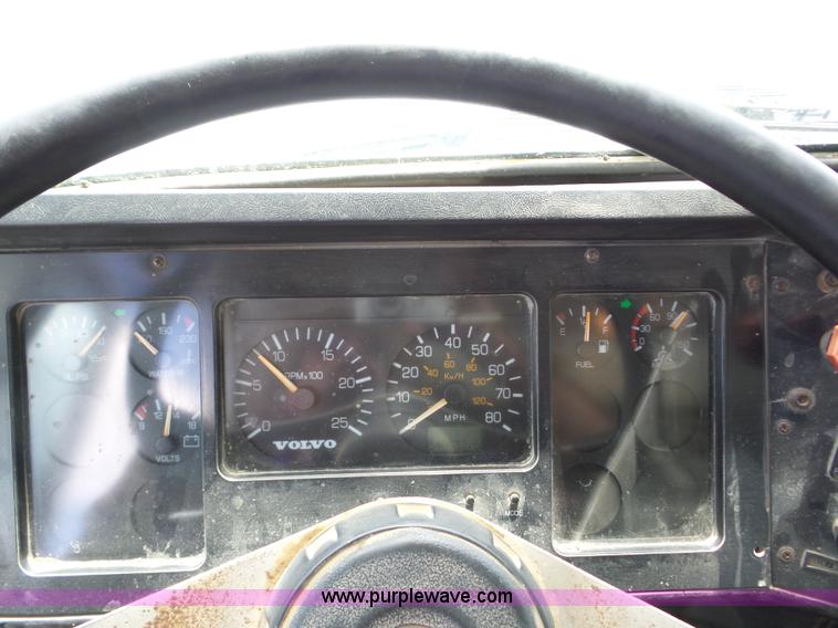 image for item BZ9700 1998 Volvo WG semi truck