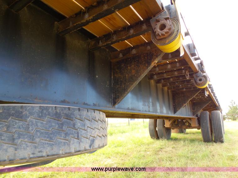 image for item DB4502 1989 Utility FS2CHE flatbed trailer