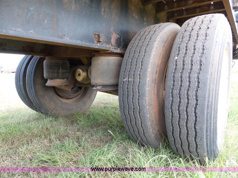 image for item DB4502 1989 Utility FS2CHE flatbed trailer