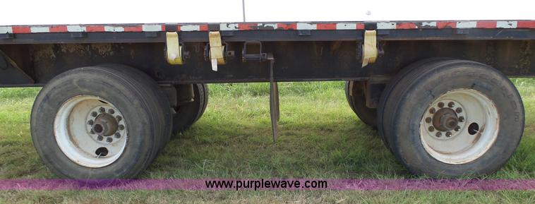 image for item DB4502 1989 Utility FS2CHE flatbed trailer