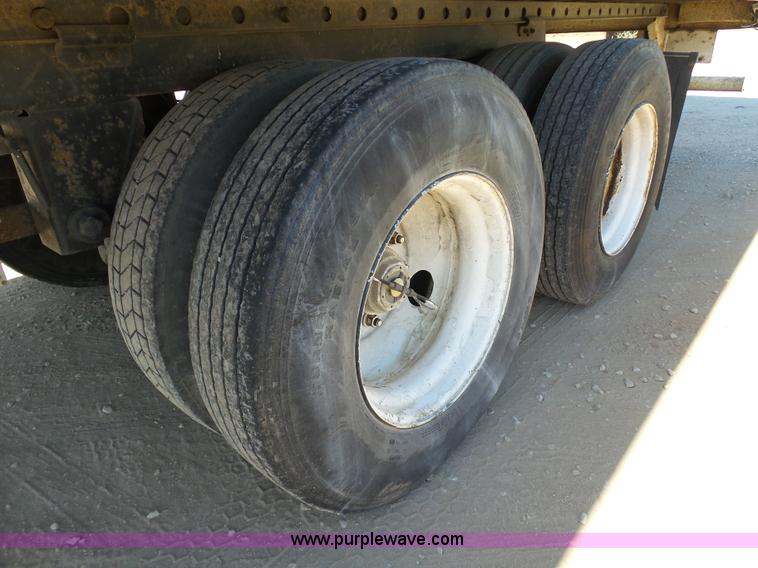 image for item DB4505 2002 Great Dane dry van trailer