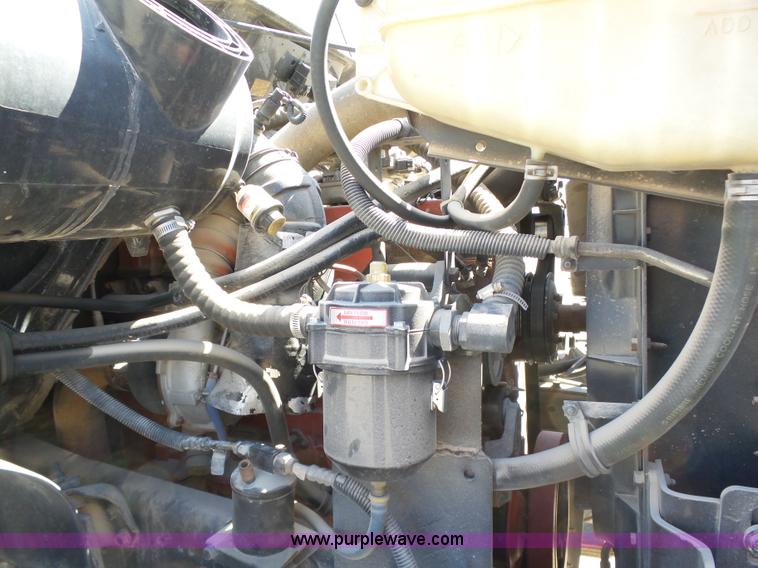 image for item DB4506 2001 International 4900 truck cab and chassis