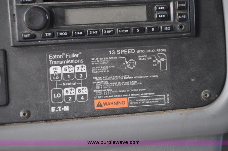 image for item G7470 2010 Peterbilt 387 semi truck