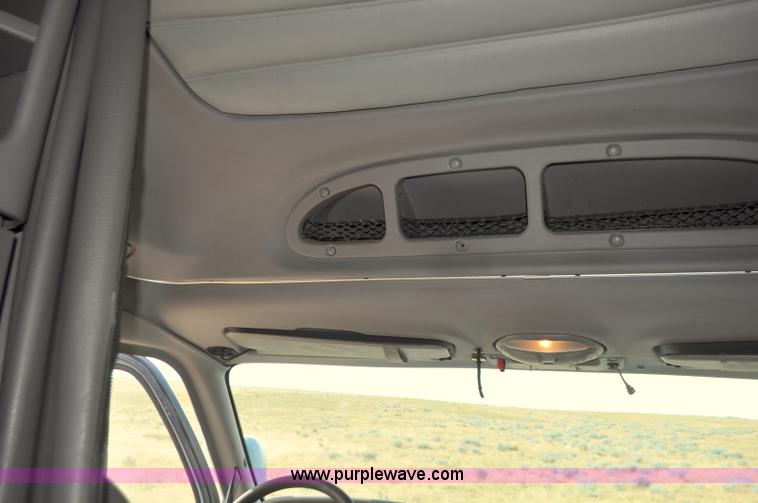 image for item G7470 2010 Peterbilt 387 semi truck