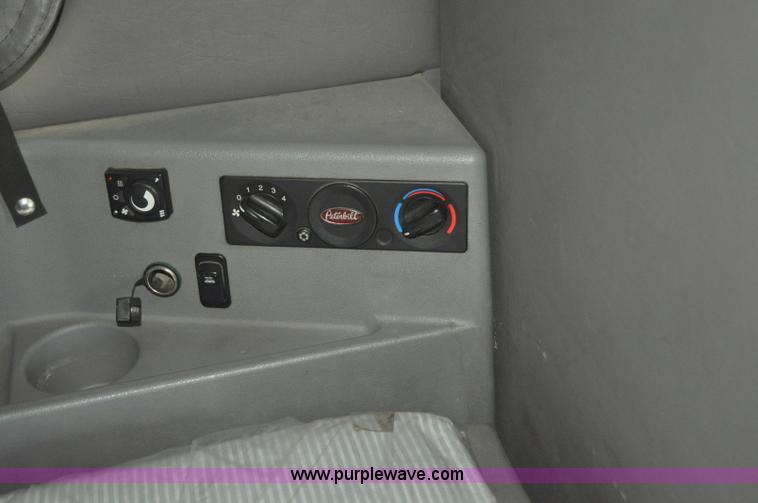 image for item G7470 2010 Peterbilt 387 semi truck