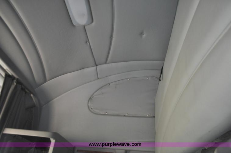 image for item G7470 2010 Peterbilt 387 semi truck