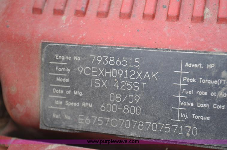 image for item G7470 2010 Peterbilt 387 semi truck