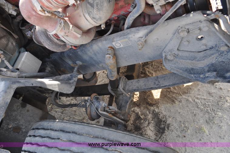 image for item G7470 2010 Peterbilt 387 semi truck