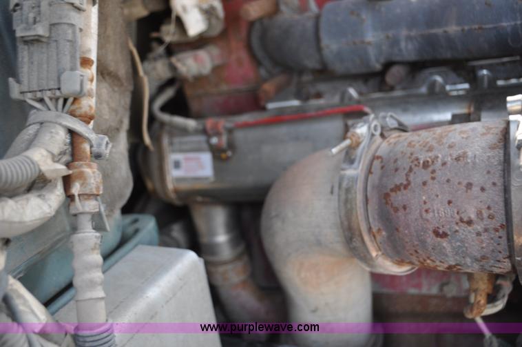 image for item G7470 2010 Peterbilt 387 semi truck