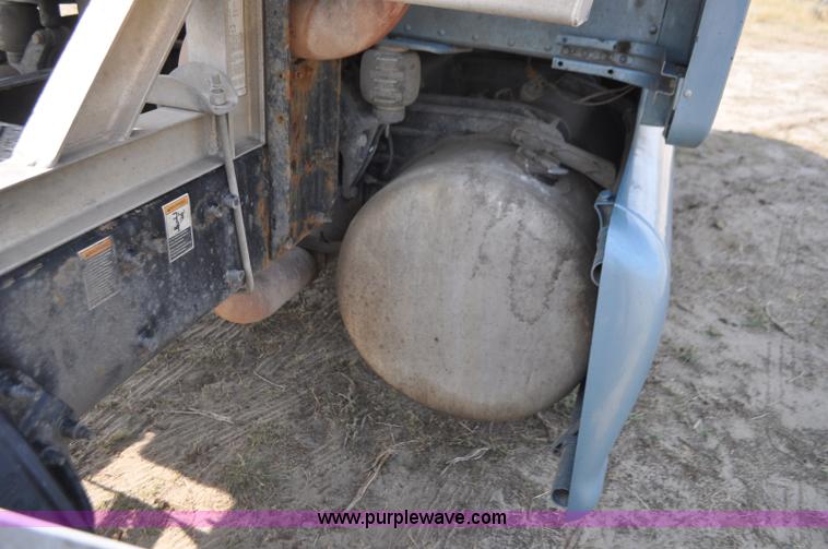 image for item G7470 2010 Peterbilt 387 semi truck