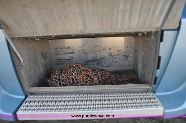 image for item G7470 2010 Peterbilt 387 semi truck