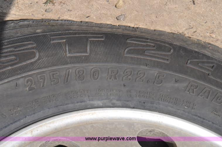 image for item G7470 2010 Peterbilt 387 semi truck