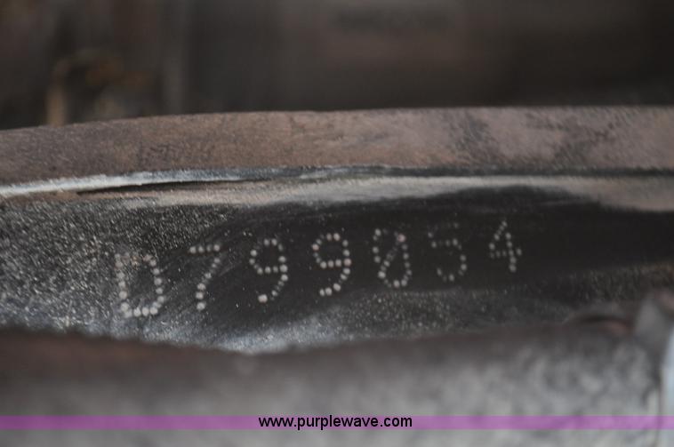 image for item G7470 2010 Peterbilt 387 semi truck