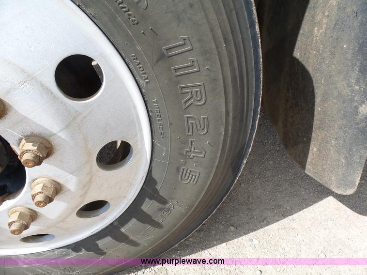 image for item J1644 2008 International 5900i semi truck